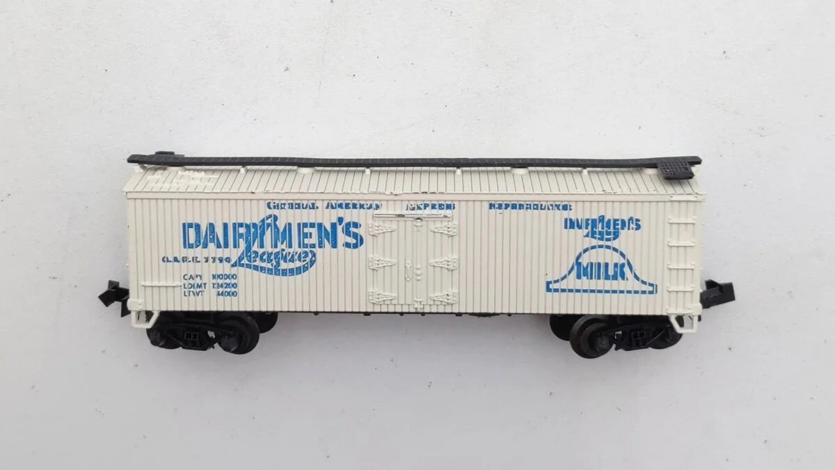Minitrix 3186 N Scale Dairymens League Old Time Refrigerator Car #7796 LN/Box - Image 2