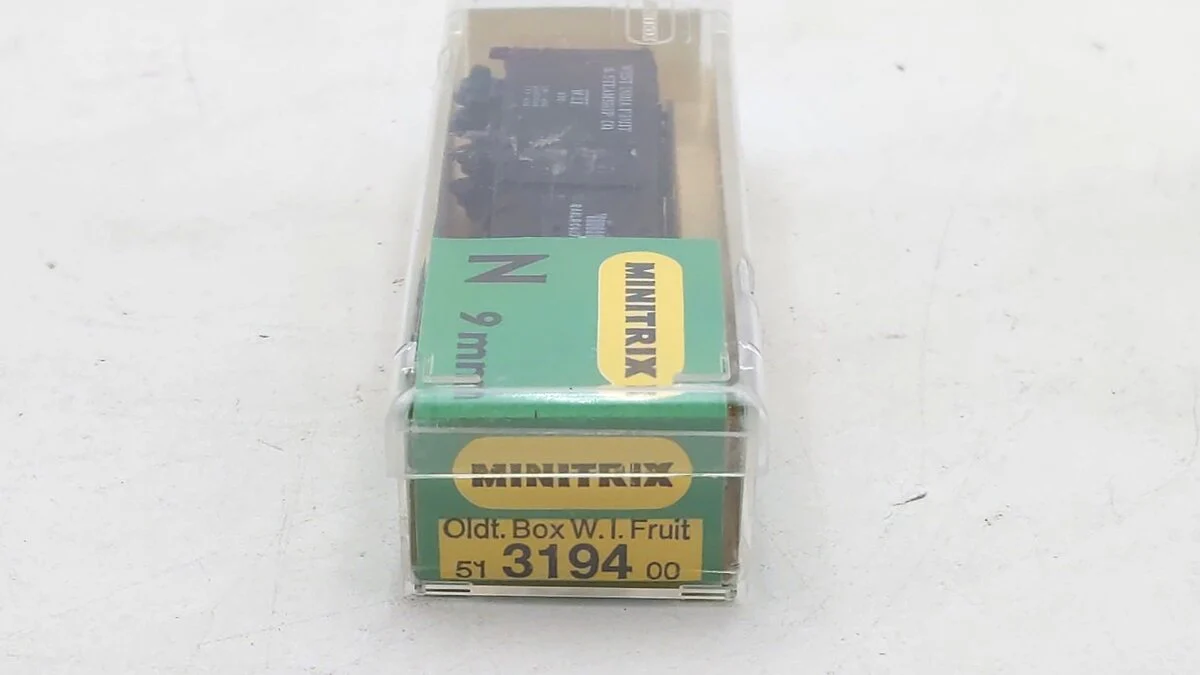Minitrix 3194 N Scale 40' West India Fruit & Steamship Co. Box Car #210 LN/Box - Image 4