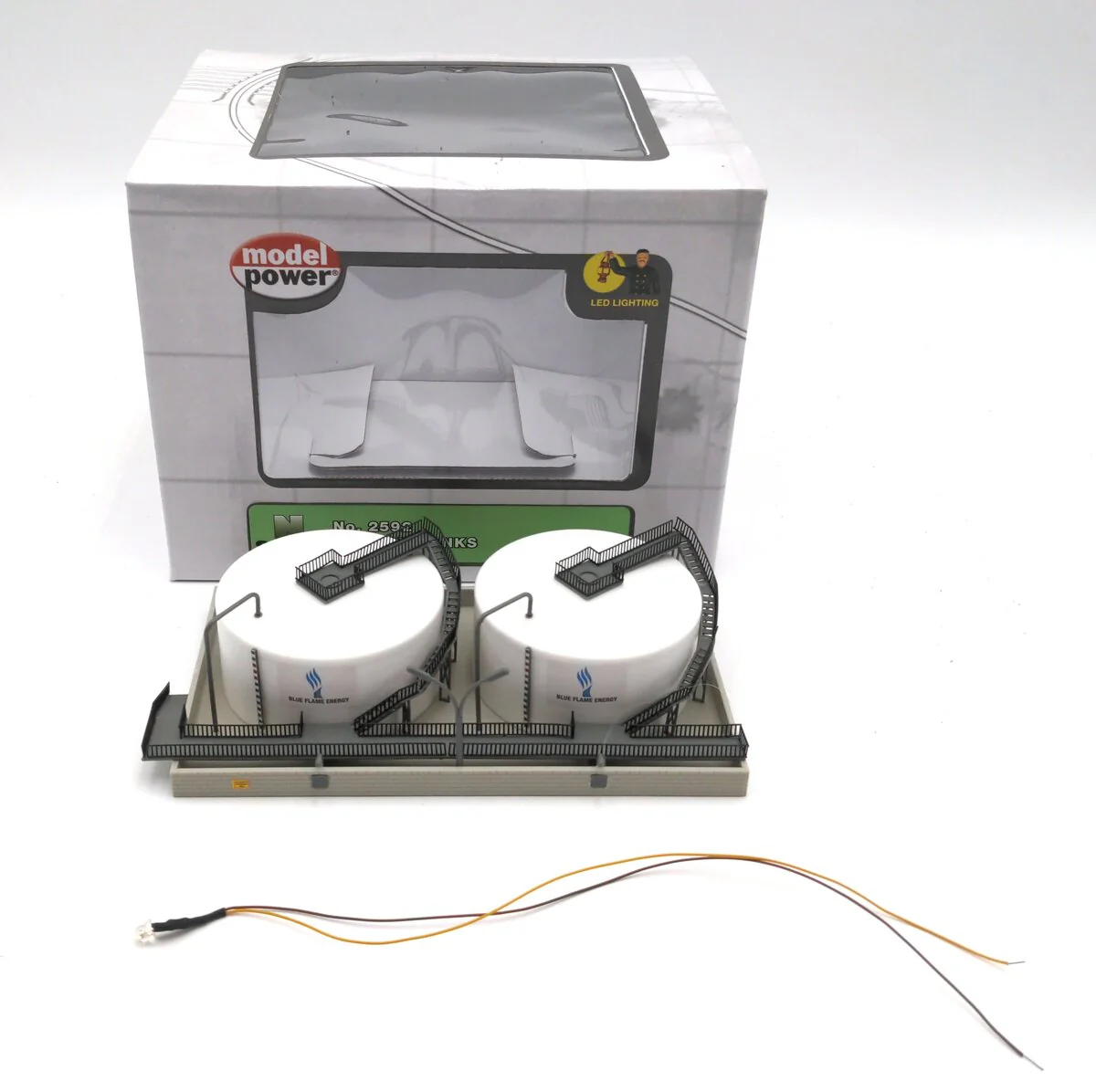 Model Power 2592 N Twin Oil Tanks Built Up EX/Box