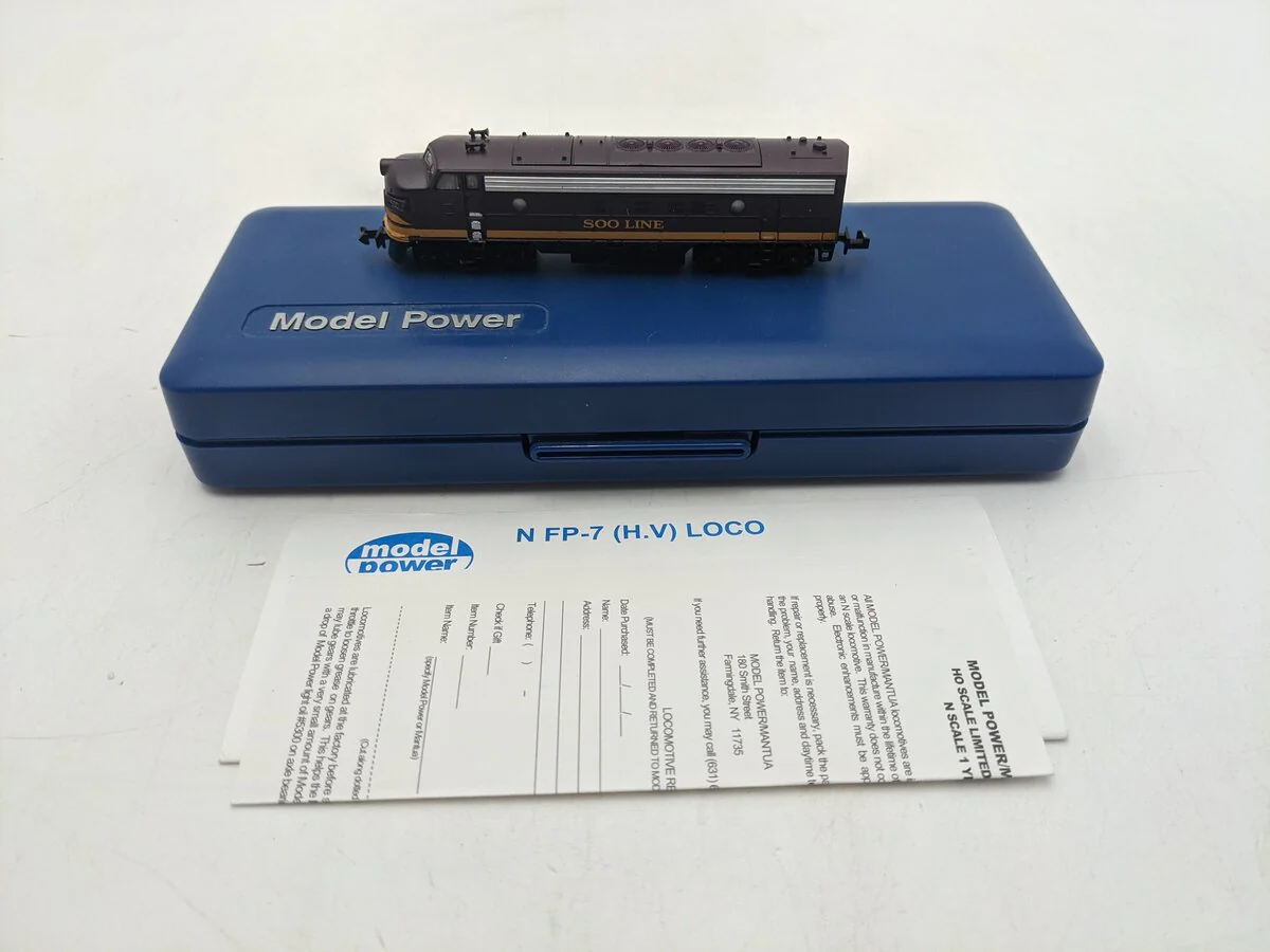 Model Power 7452 N Scale Soo Line FP7 Metal Diesel Locomotive EX/Box