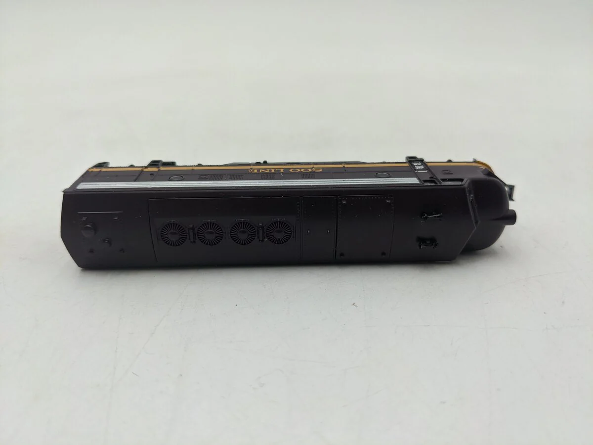 Model Power 7452 N Scale Soo Line FP7 Metal Diesel Locomotive EX/Box - Image 3