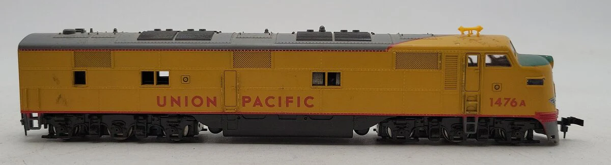 Model Power 914 HO Scale Union Pacific Diesel Locomotive #1476A EX/Box - Image 2