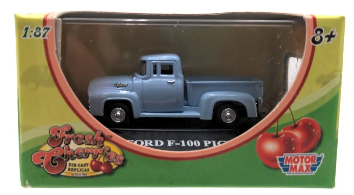 Motor Max 73950FC 1:87 Scale Fresh Cherries Baby Blue 1956 Ford F-100 Pick Up