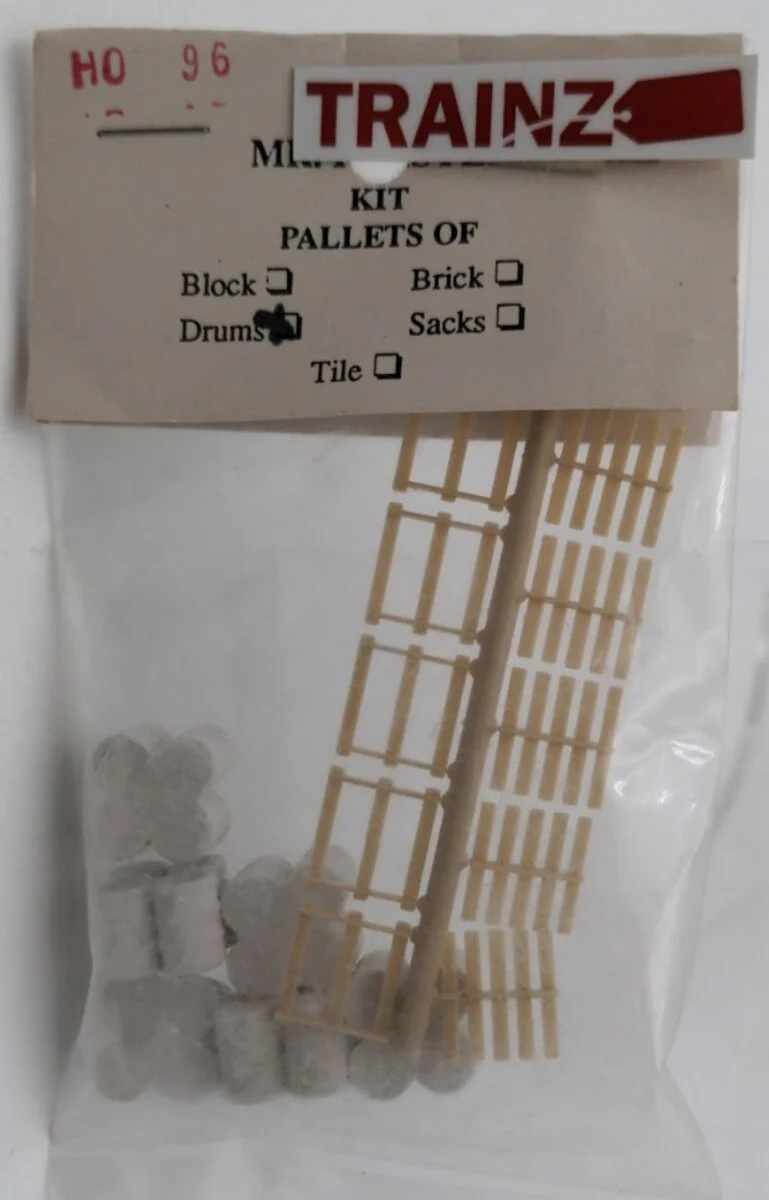 Mr. Plaster 96 HO Scale Unpainted Plastic Pallets of Drums Kit