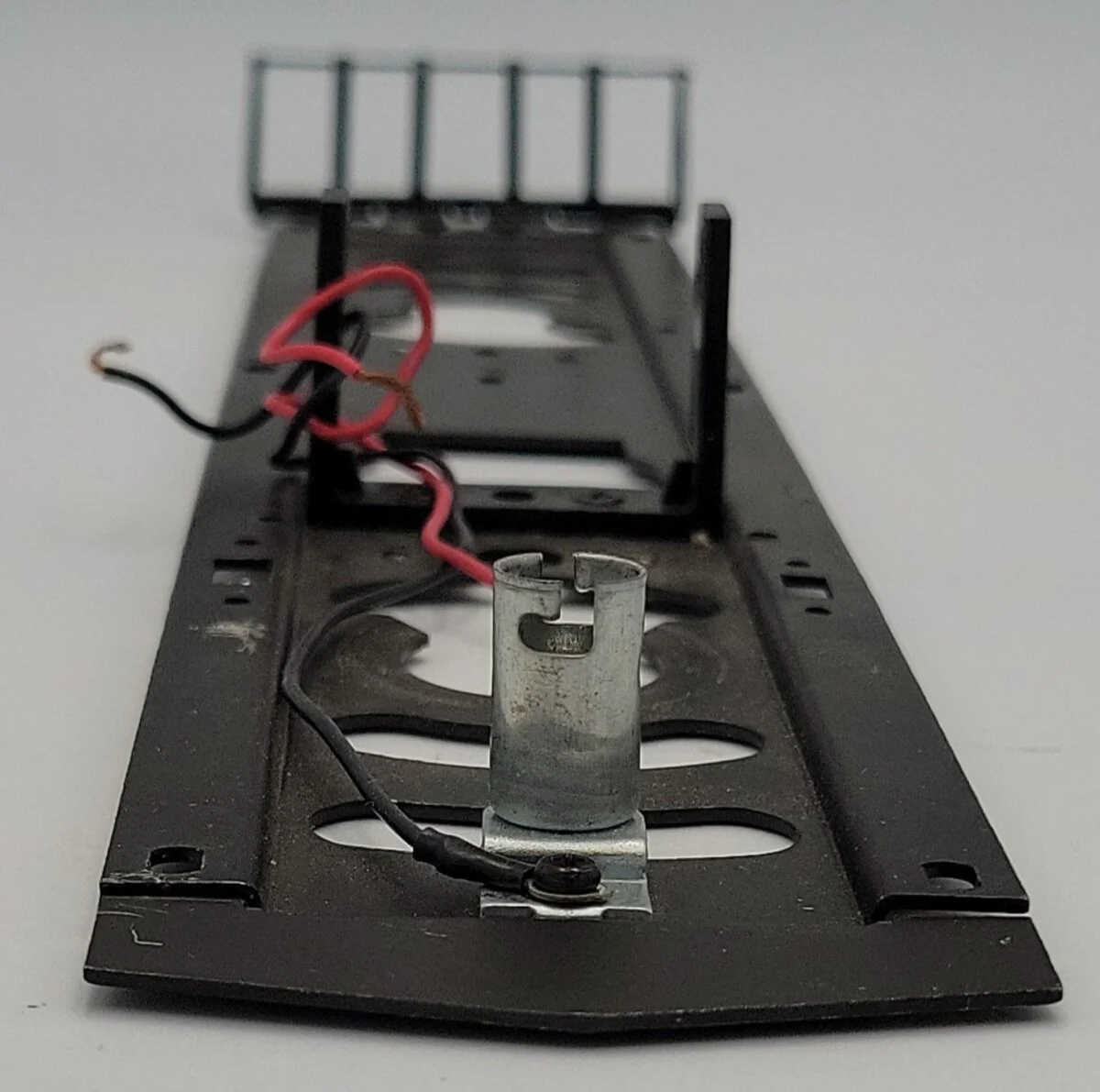 MTH 0205-1 O Gauge Dual Motor Diesel Frame with Handrail - Image 2