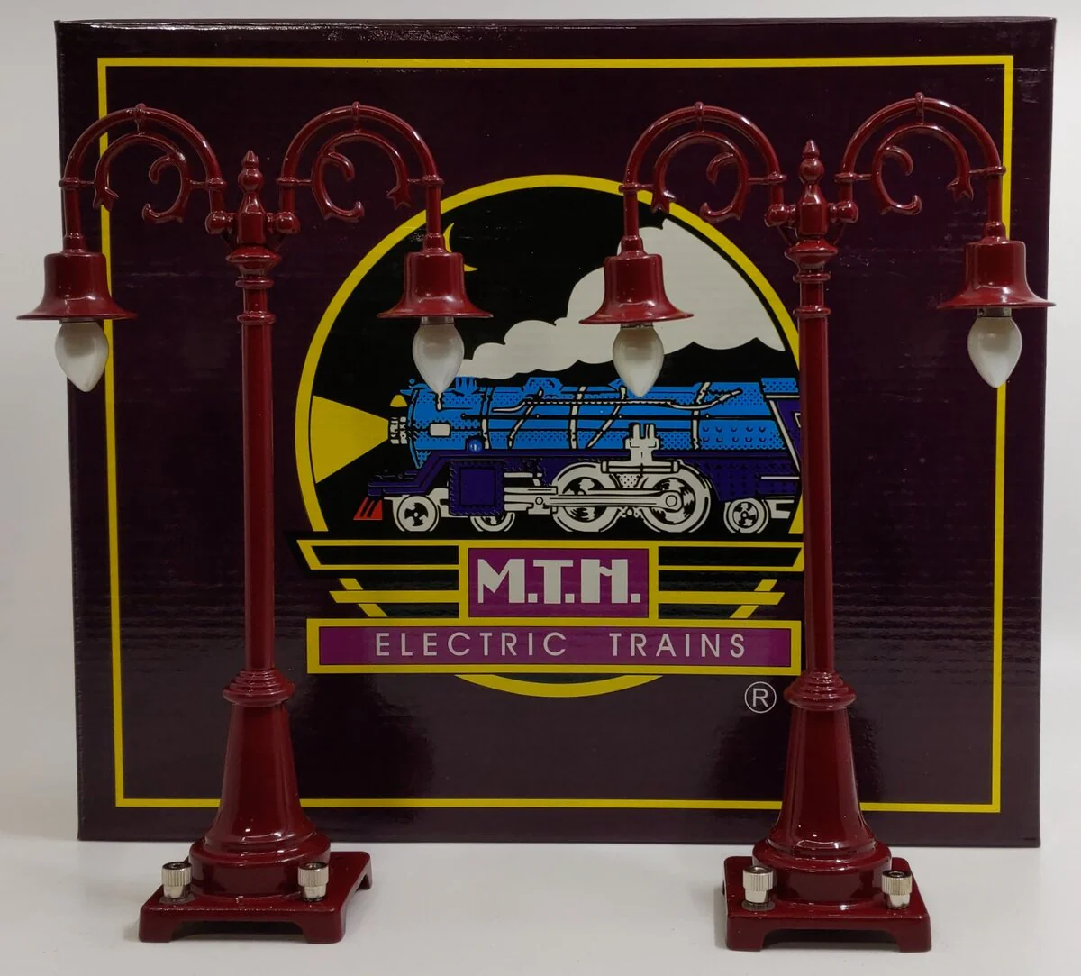 MTH 20-1019 O No.54 Maroon Lamp Post Set LN/Box