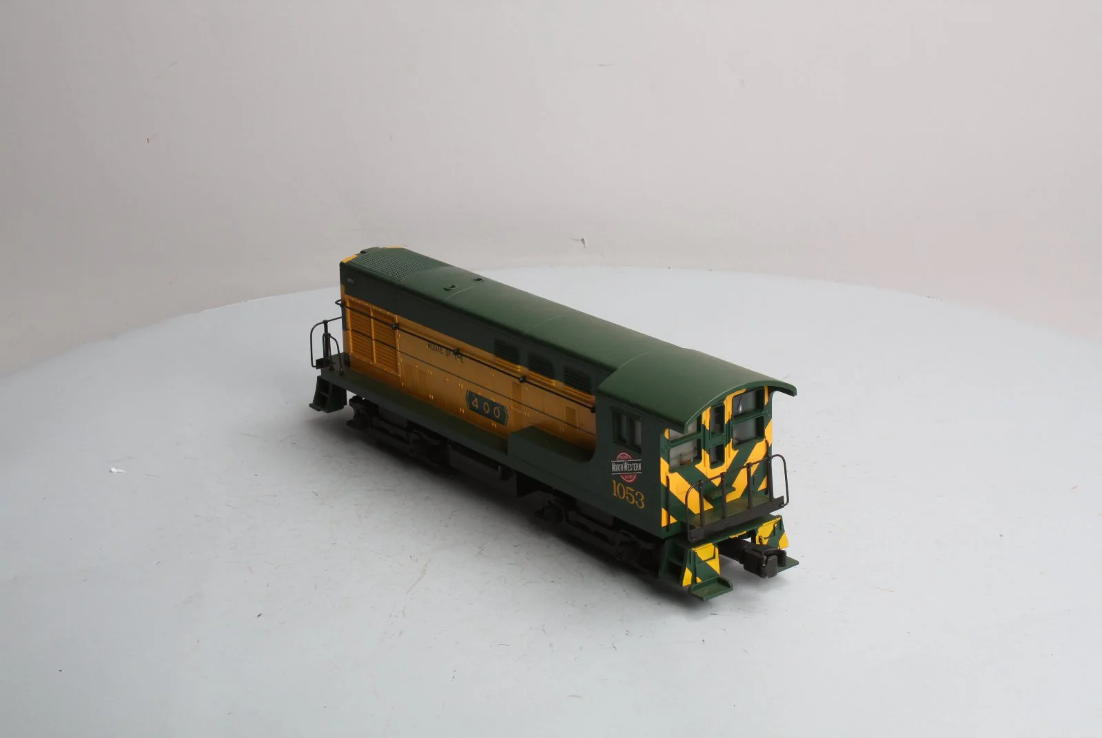MTH 20-2078-1 O C&NW FM H-10-44 Diesel Engine w/PS1 #1054 LN/Box - Image 2