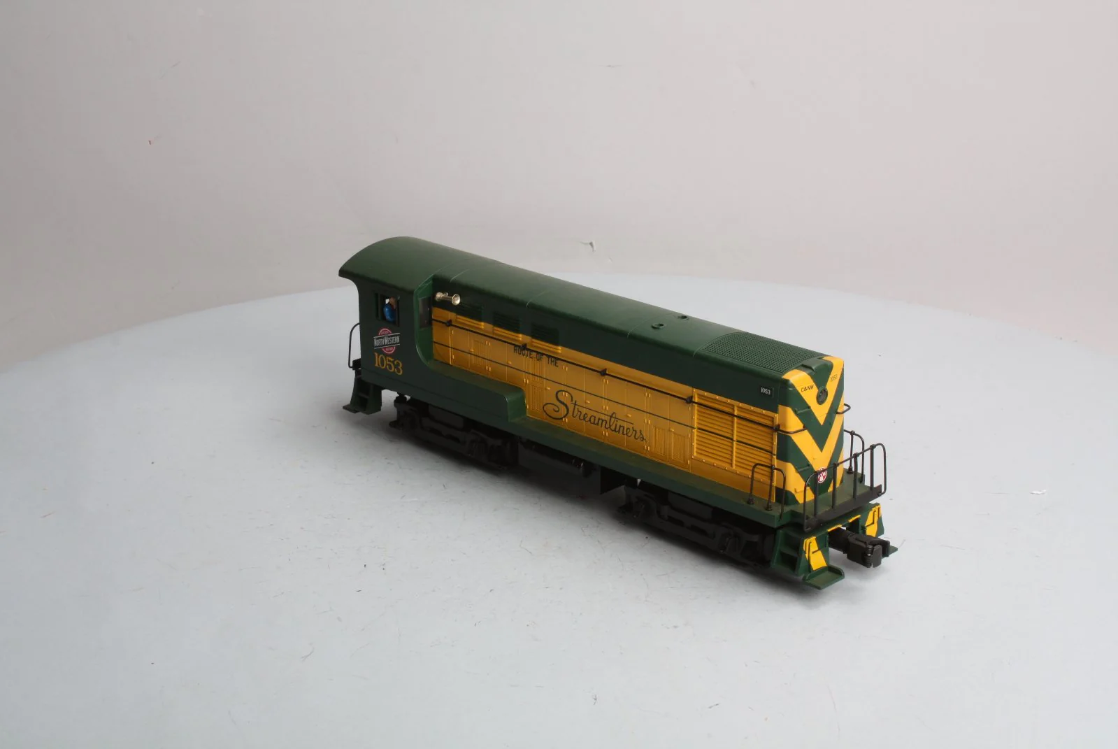 MTH 20-2078-1 O C&NW FM H-10-44 Diesel Engine w/PS1 #1054 LN/Box - Image 6