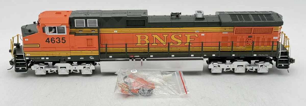 MTH 20-2268-1 O Gauge BNSF Dash 9 Diesel Engine w/PS2 #4635 VG