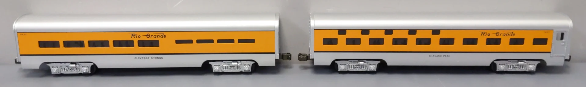 MTH 20-6102 O D&RG 60' Sleeper/Diner Aluminum Passenger Car Set (Set of 2) LN/Box - Image 2