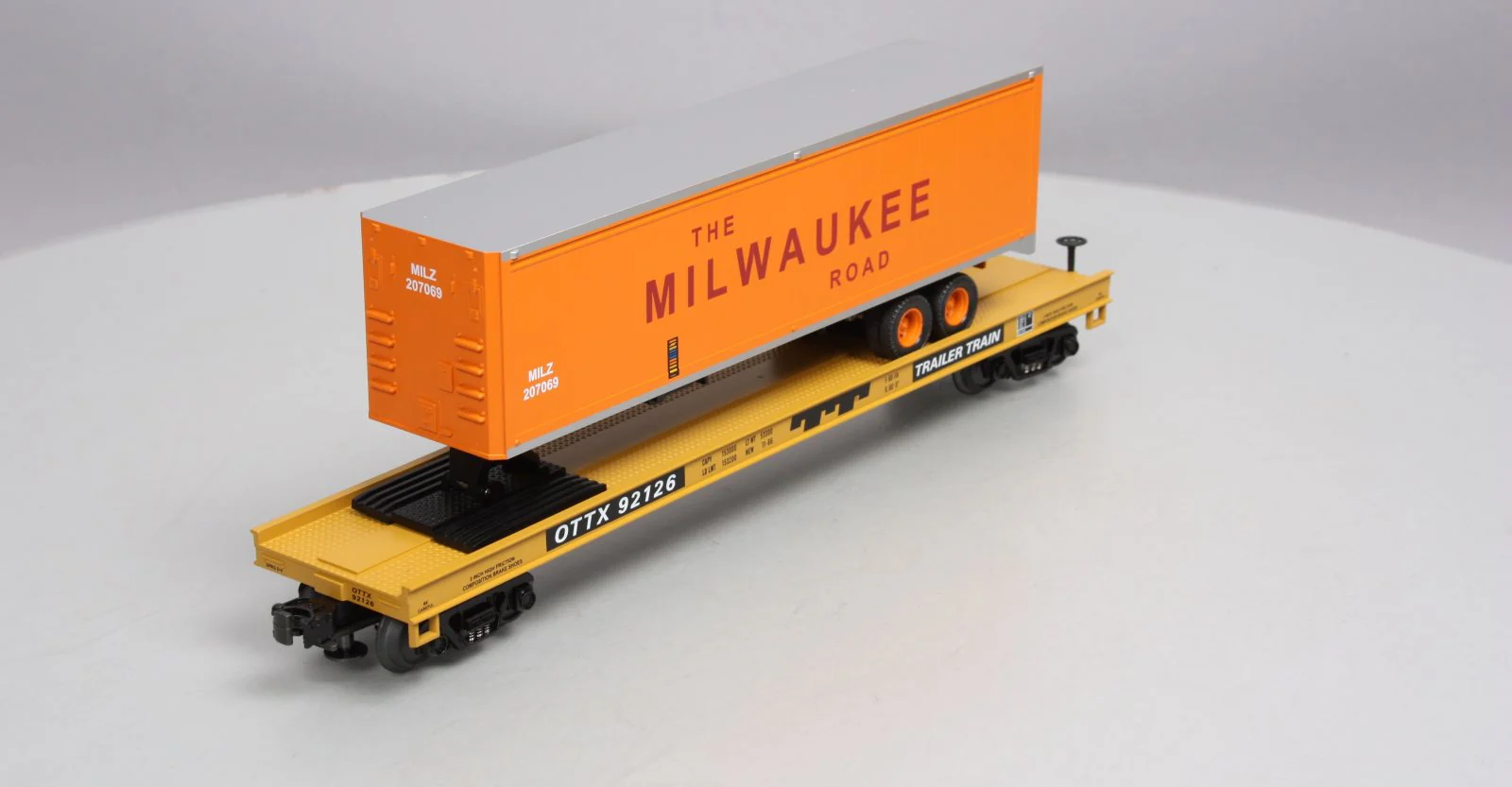 MTH 20-98129 O Milwaukee Road Flat Car #92126 w/Trailer #207069 NIB - Image 5