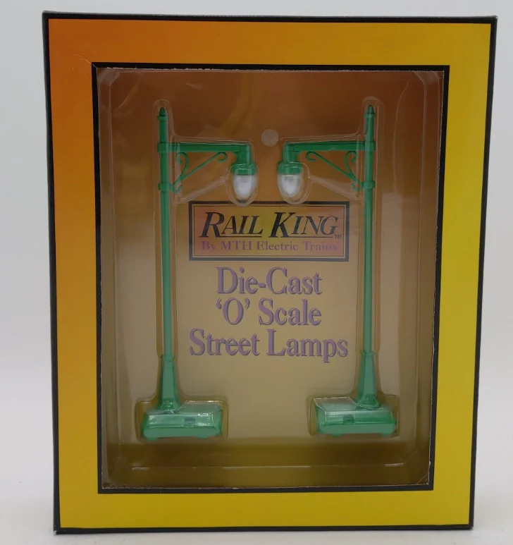 MTH 30-1032 O Scale Green Die-Cast Street Lamps # 64 Die Cast (Set of 2) LN/Box