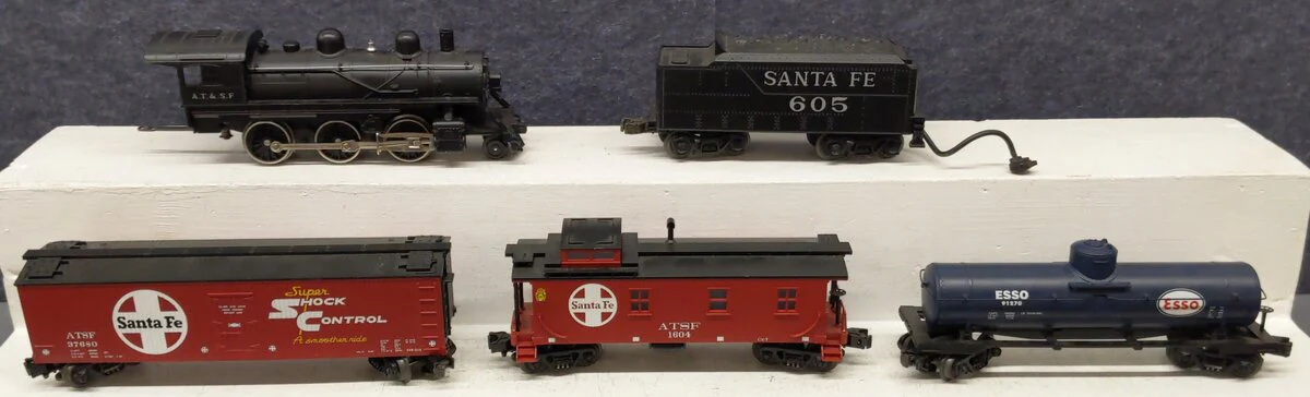 MTH 30-4017-0 O Gauge Santa Fe RailKing 2-6-0 Steam Freight Train Set w/Whistle LN - Image 2