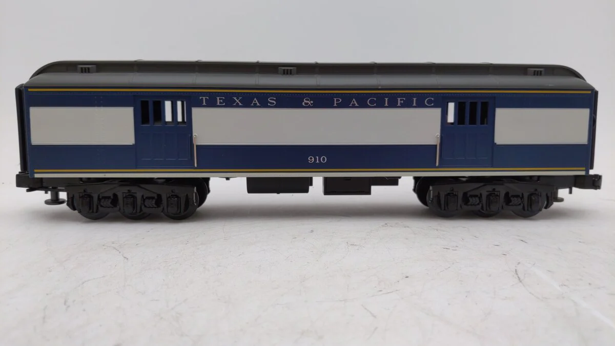 MTH 30-6220 O Gauge Texas & Pacific Madison Baggage Car #910 LN