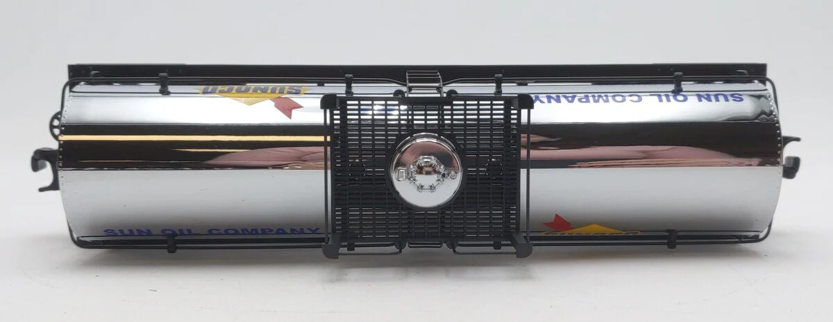 MTH 30-7378 O Gauge Sunoco Single Dome Tank Car #8956 LN/Box - Image 3