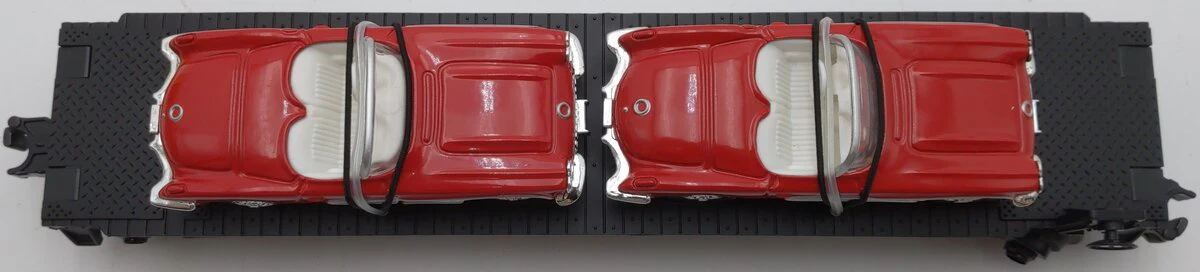 MTH 30-7624 O Gauge Auto Transport Flatcar with 2 Ertl '64 Corvettes #19640 NIB - Image 3