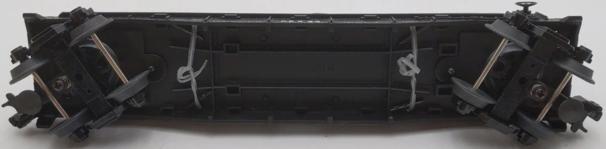 MTH 30-7624 O Gauge Auto Transport Flatcar with 2 Ertl '64 Corvettes #19640 NIB - Image 4