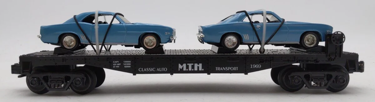 MTH 30-7634 O Gauge MTH Auto Transport Flatcar w/2 Ertl '69 Chevrolet Camaros MT/Box - Image 2