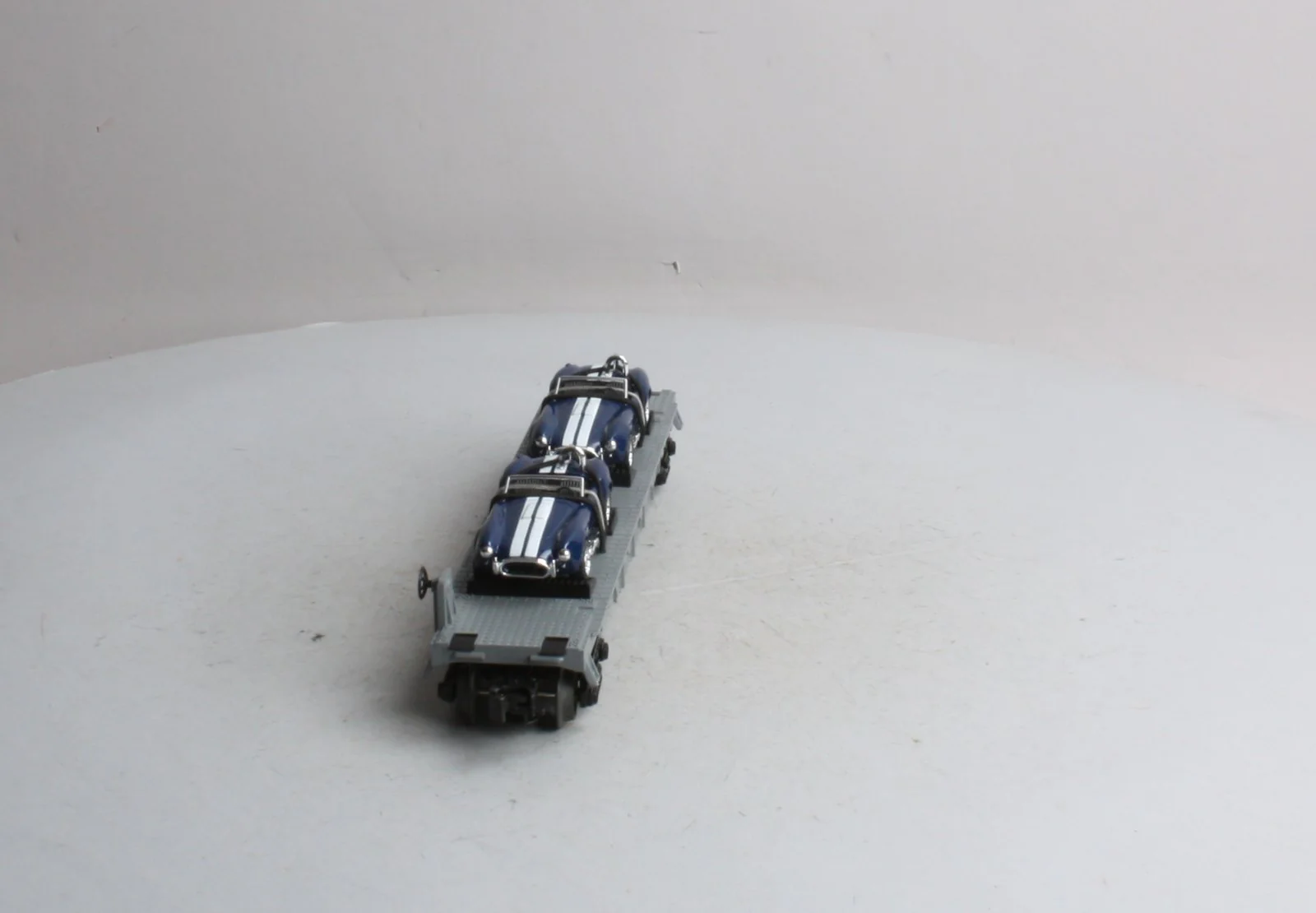 MTH 30-7660 O Gauge MTH Auto Transport Flatcar with Ertl '65 Shelby Cobra's NIB - Image 8