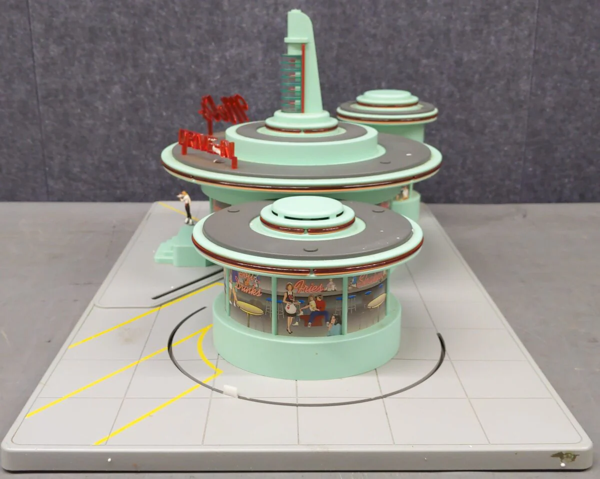 MTH 30-9105 O Mel's Operating Drive-In Restaurant EX/Box - Image 4