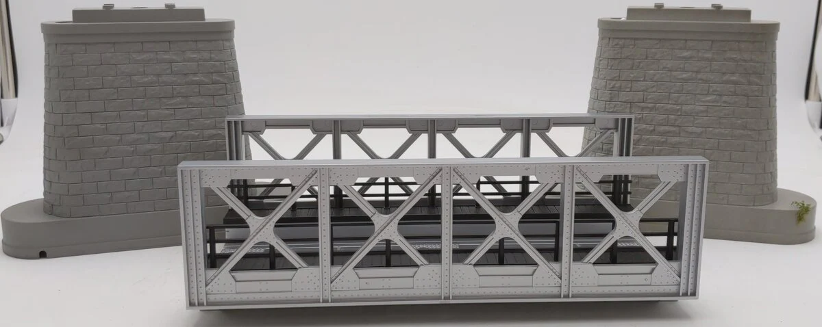 MTH 40-1014 O Gauge Silver Girder Bridge & 8" Bridge Piers EX/Box - Image 4