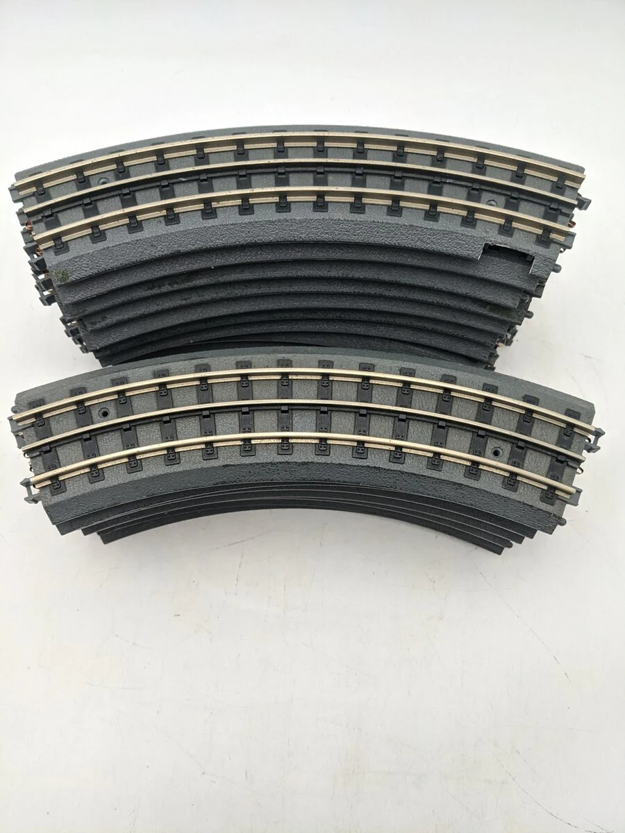MTH O Gauge Assorted Curved Track 0-31 [16] VG - Image 2