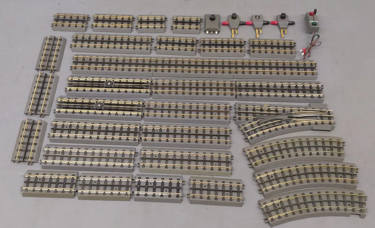 MTH O Gauge Assorted Straight, Curved, & Switches [32] VG