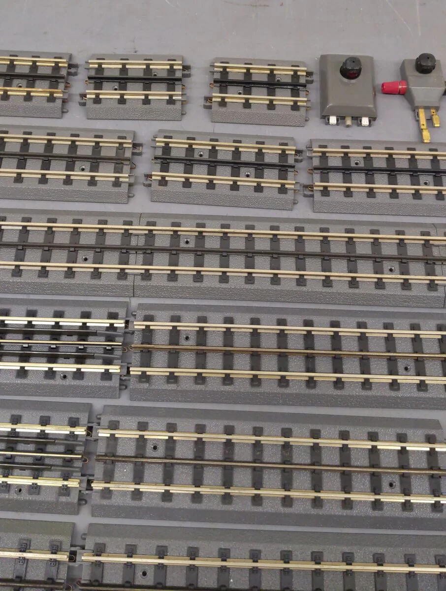 MTH O Gauge Assorted Straight, Curved, & Switches [32] VG - Image 4