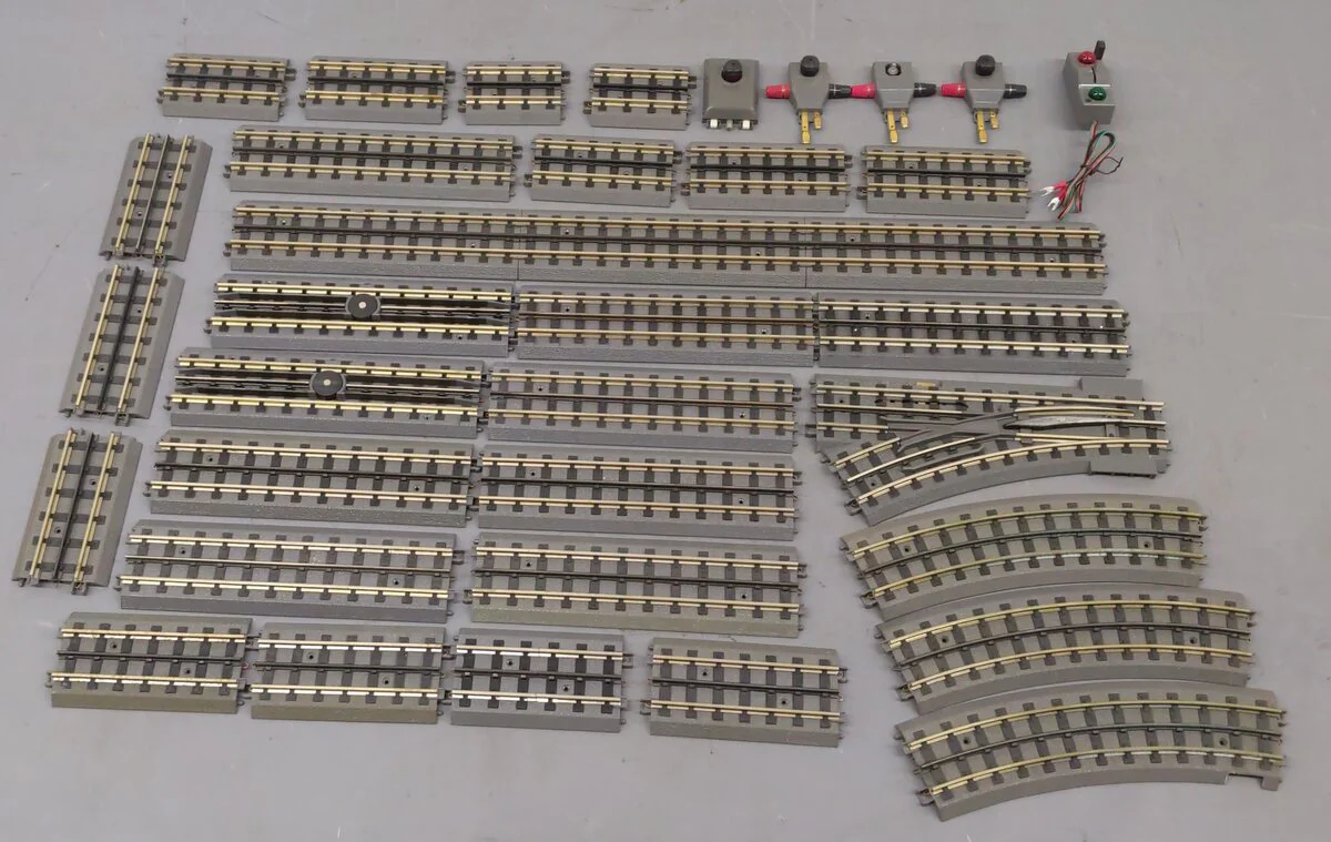 MTH O Gauge Assorted Straight, Curved, & Switches [32] VG - Image 9