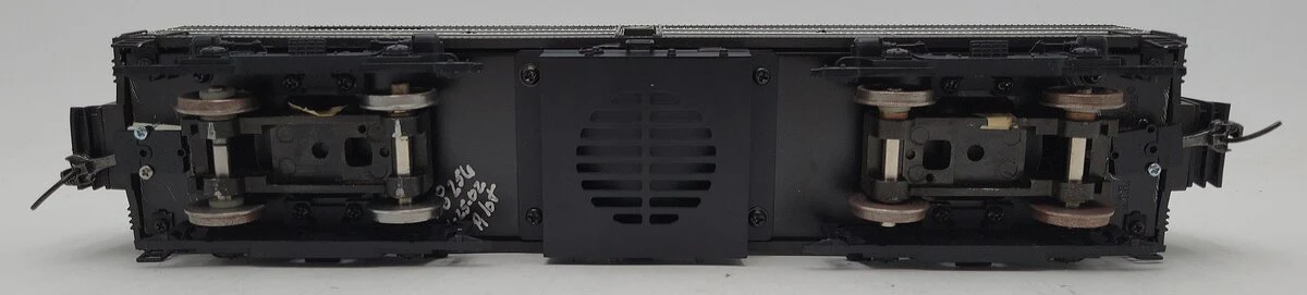 MTH O Gauge New York Central B Unit Non-Powered Diesel Locomotive #3372[2-Rail] EX - Image 4