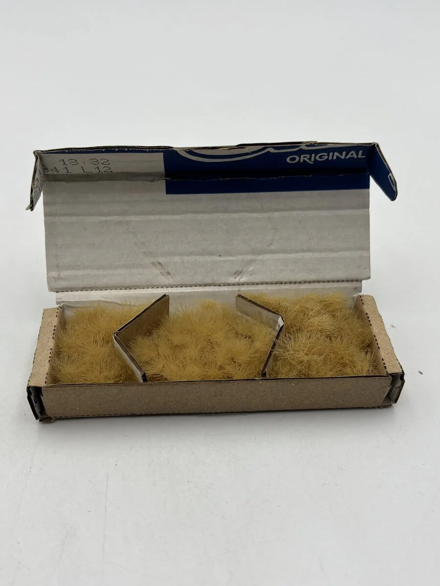 Naaron88 Dry Grass Tufts 120+ Pieces