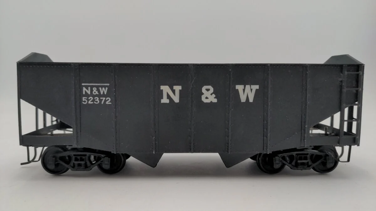 O Scale 2 Rail BRASS CUSTOM Norfolk & Western Hopper Car #52372 VG