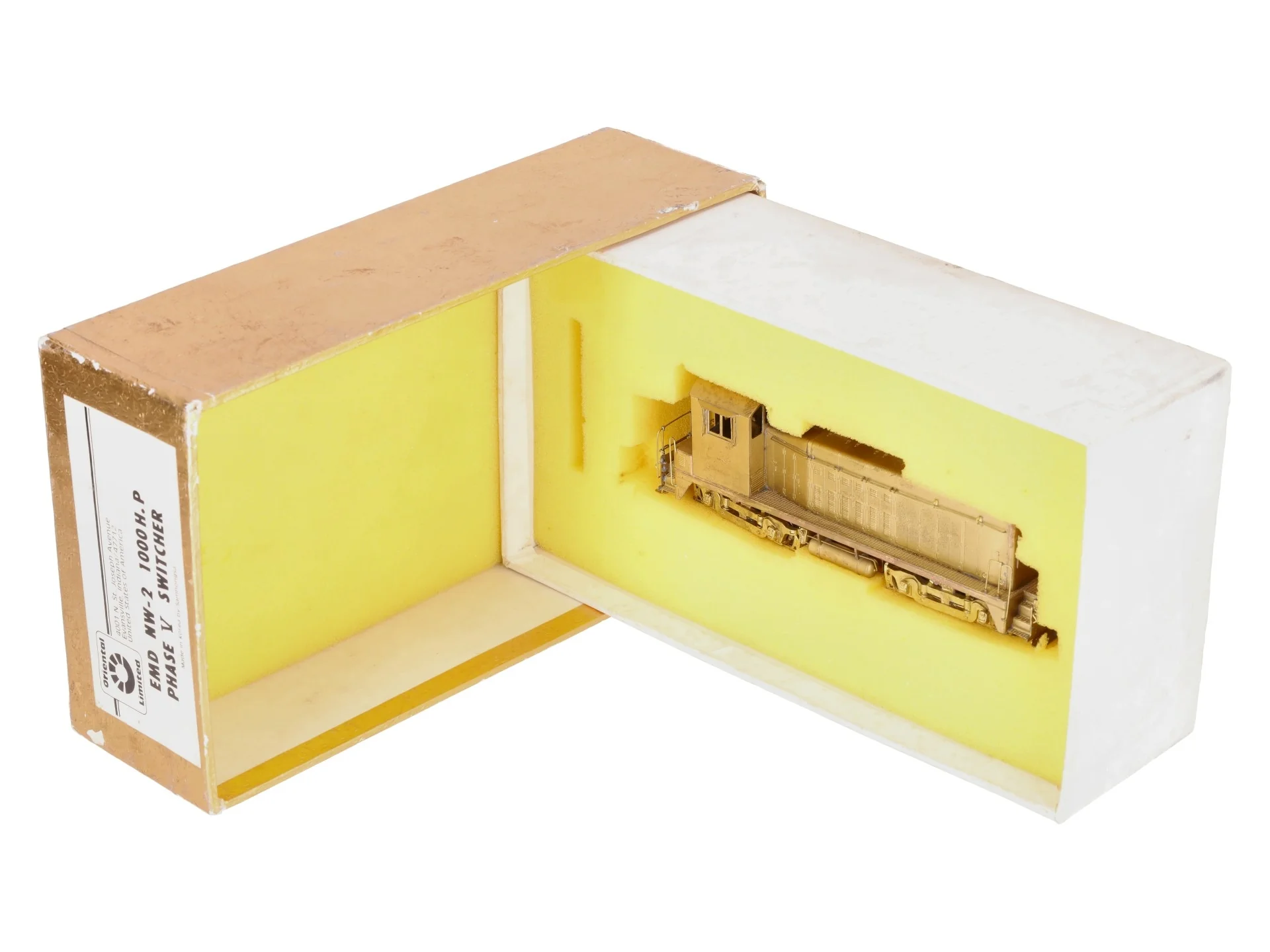Oriental Limited 1000 HO Scale BRASS EMD NW-2 Phase V Switcher -Unpainted EX/Box - Image 12