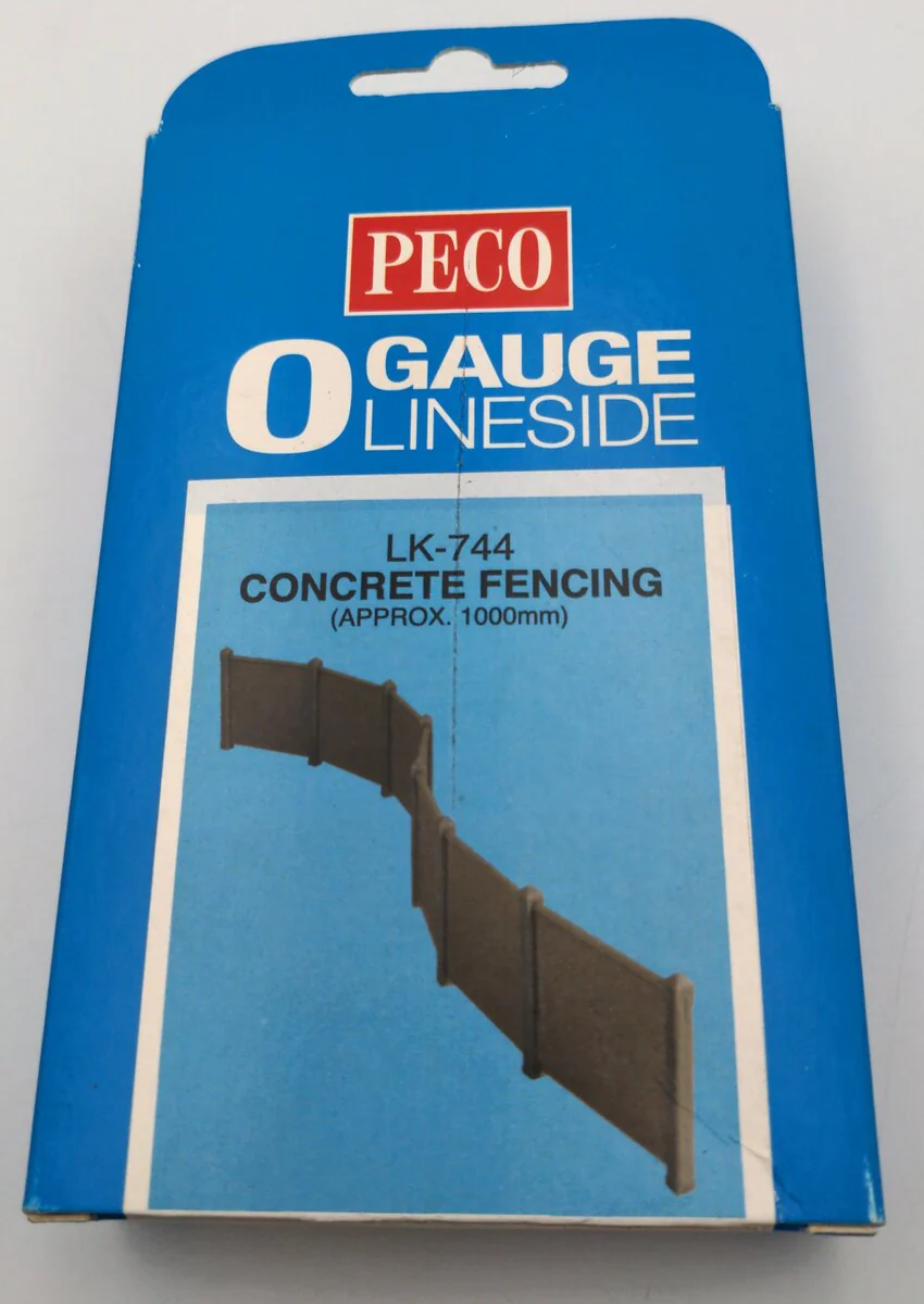 Peco LK-744 O Scale Concrete Fencing