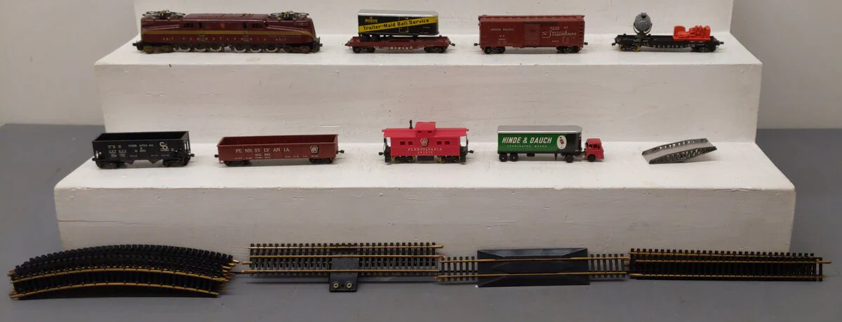 Penn Line 5702 HO Scale Pennsylvania RR GG-1 Electric Freight Train Set EX/Box - Image 2
