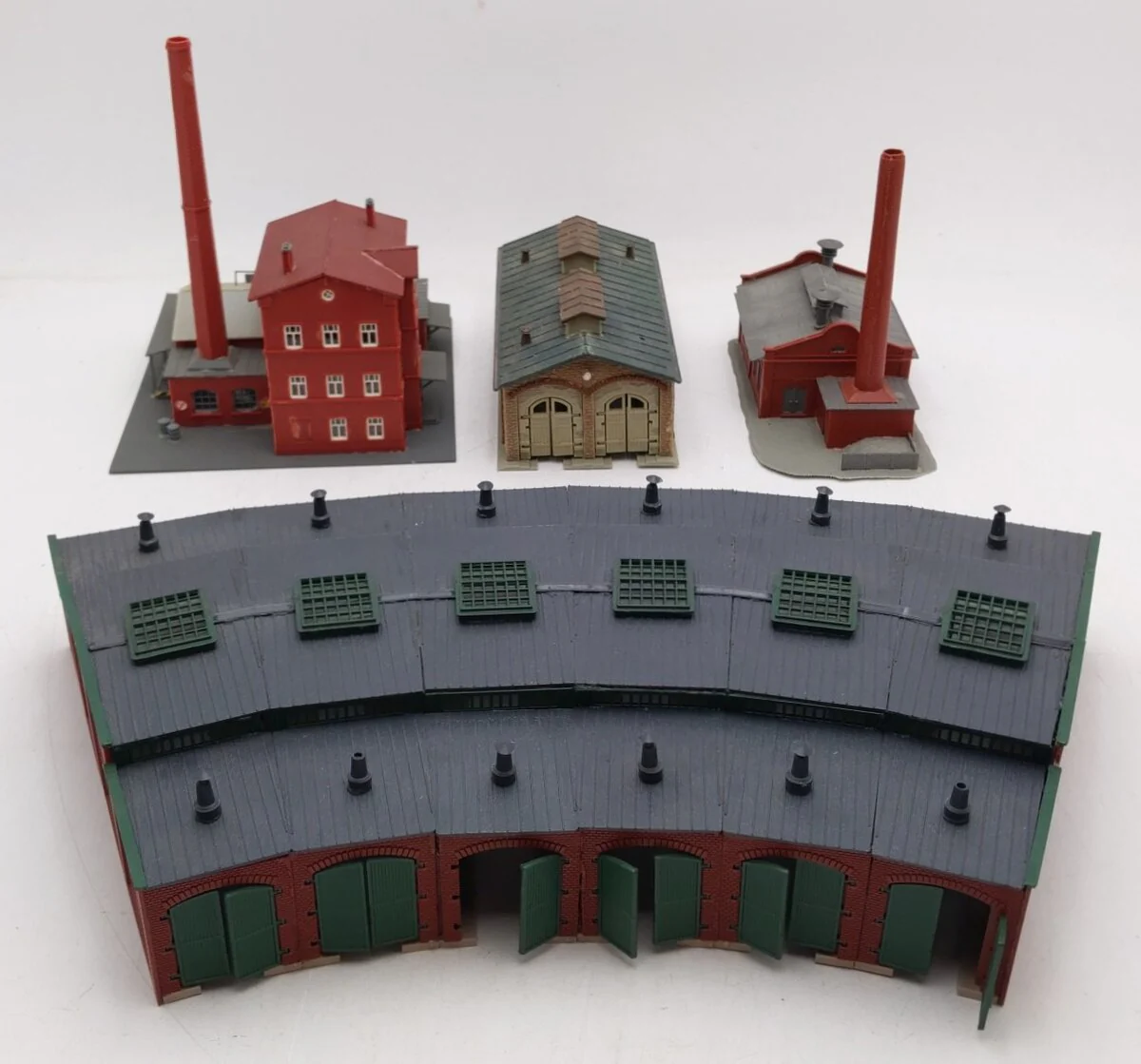 Piko & Others Z Scale Assorted Assembled Buildings [4] VG