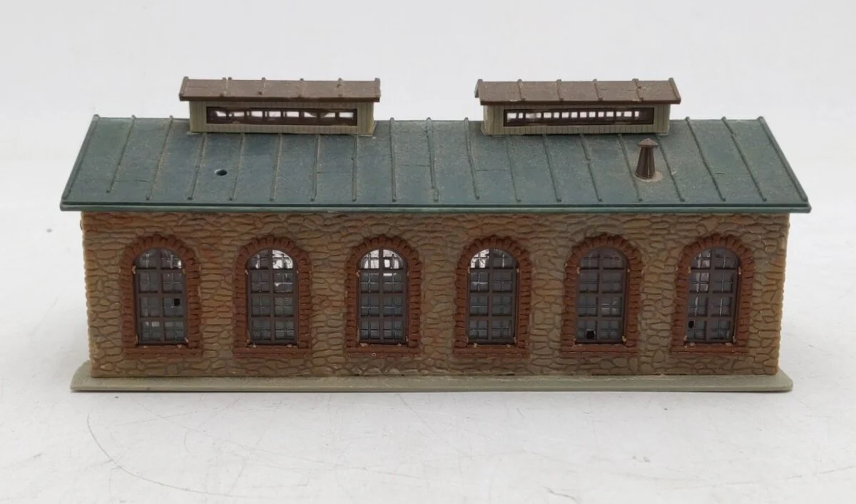 Piko & Others Z Scale Assorted Assembled Buildings [4] VG - Image 5
