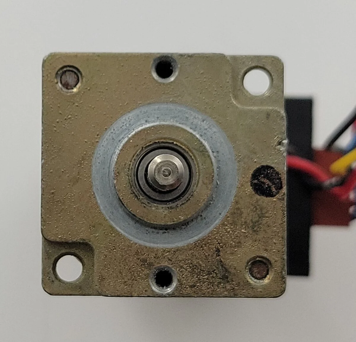 Pittman 9393A006-R5 12-Volt DC Can Lo-Cog Motor with Gear Box Assembly - Image 2