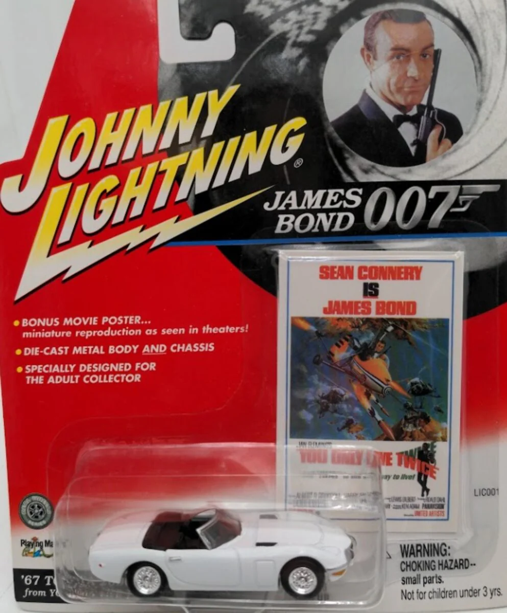Playing Mantis 261-03 White Johnny Lightning '67 Toyota 2000 GT James Bond