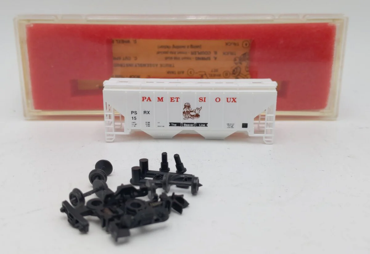 Precision Masters 1625 N Scale Pamet Sioux 2-Bay Hopper #15 EX/Box