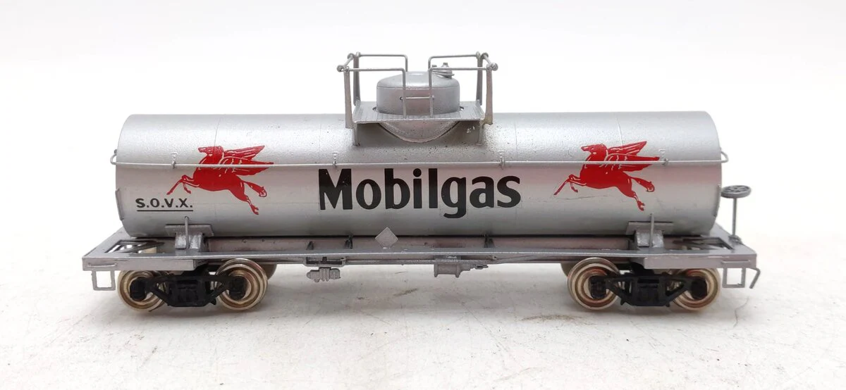 Precision Scale Company 15656 HO Brass Mobilgas 8,000 Gallon Tank Car - Painted LN/Box - Image 2