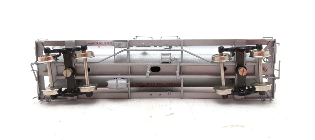 Precision Scale Company 15656 HO Brass Mobilgas 8,000 Gallon Tank Car - Painted LN/Box - Image 4