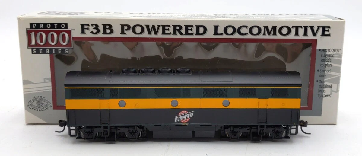 Proto 1000 23963 Chicago & North Western Powered F3B Diesel Locomotive #4057B LN/Box - Image 3