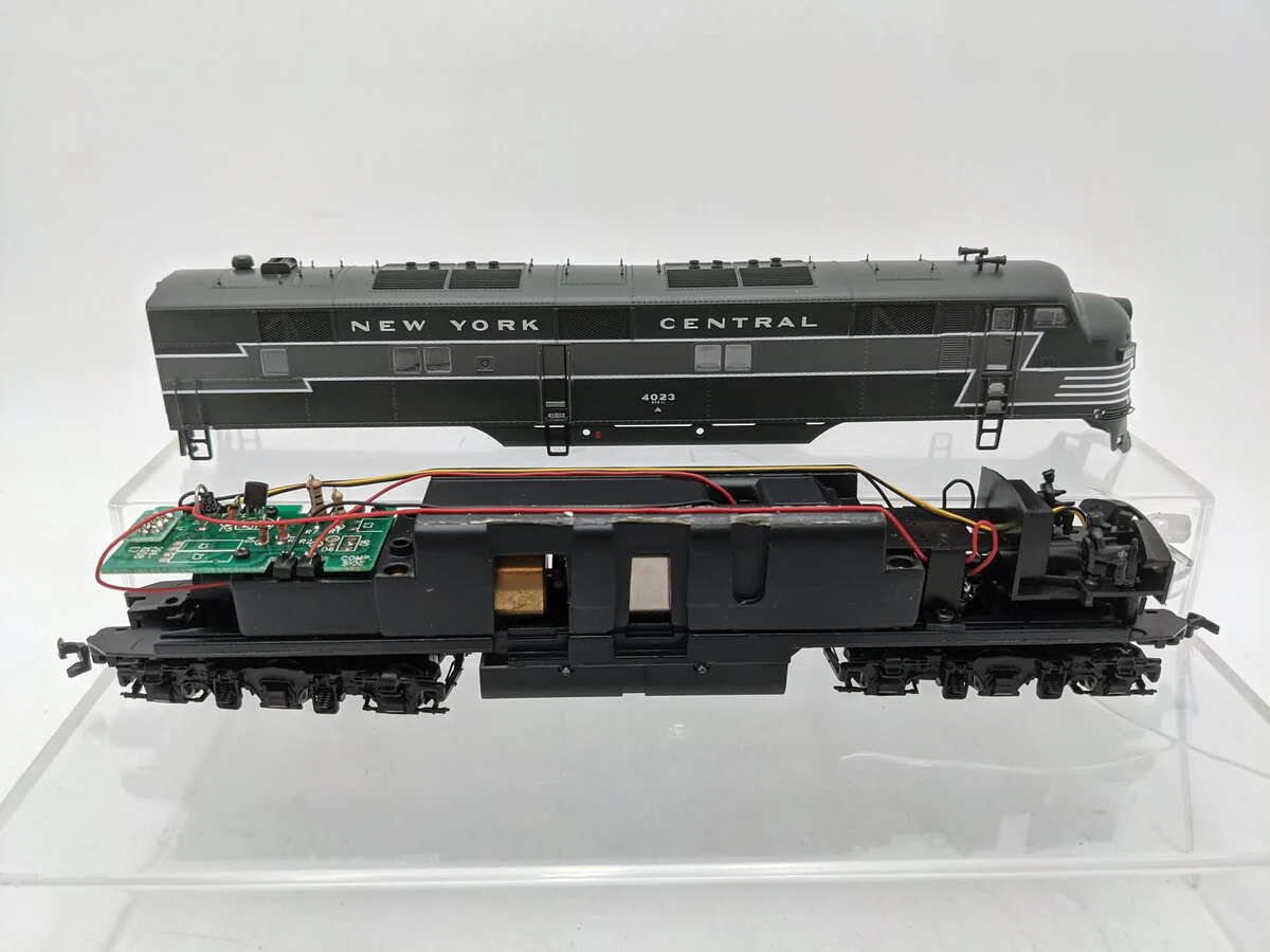 Proto 2000 21065 HO Scale New York Central E7 Diesel Locomotive #4023 EX/Box - Image 2