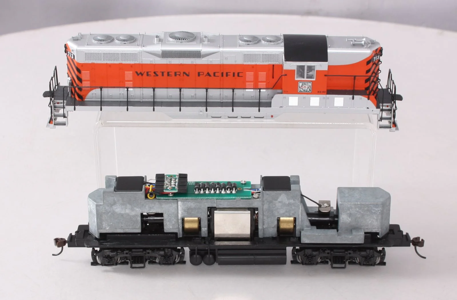 Proto 2000 23014 HO Scale Western Pacific GP7 Phase II Diesel Locomotive #713 MT/Box - Image 2