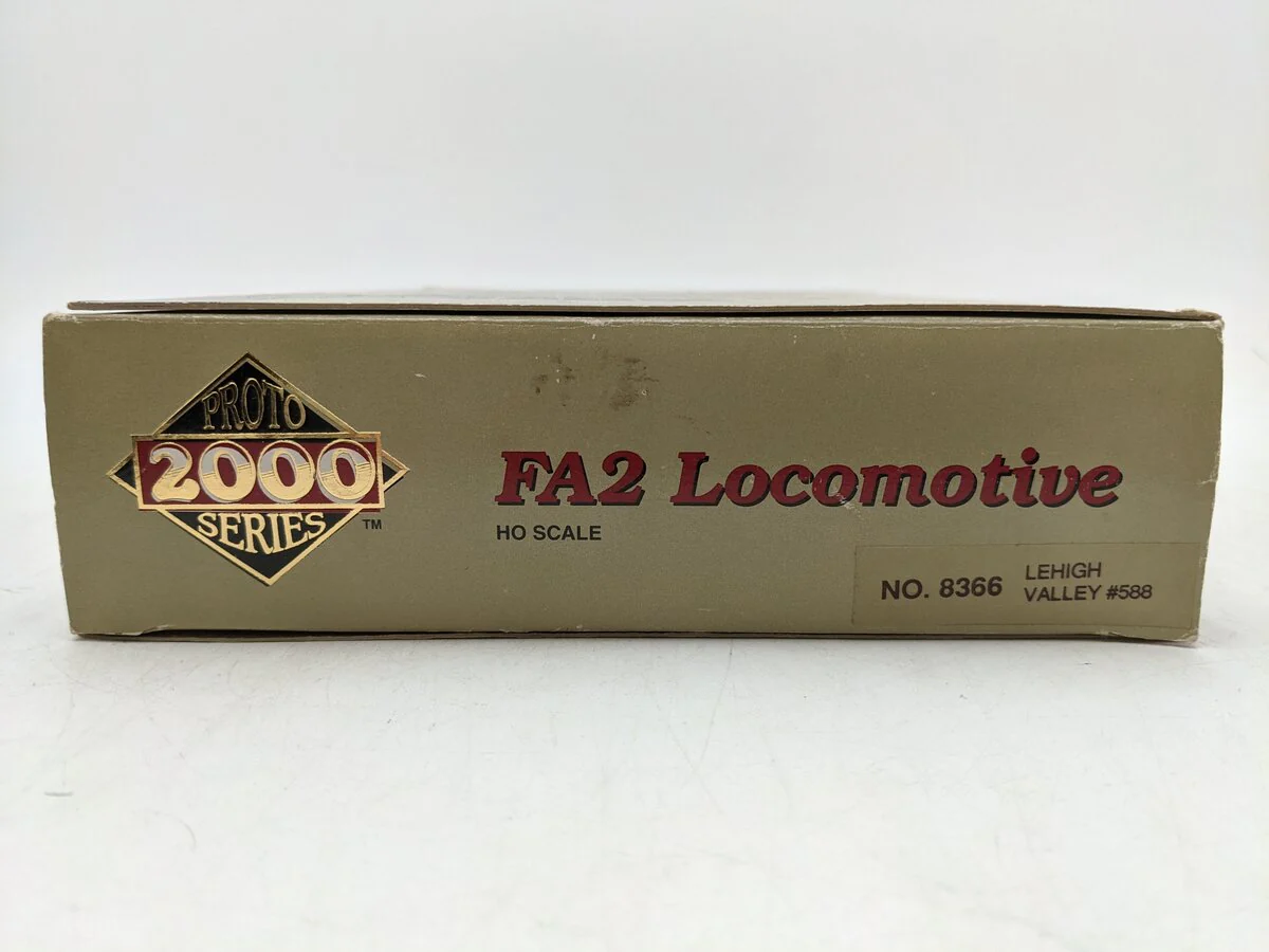 Proto 2000 8366 HO Scale Leigh Valley FA2 Diesel Locomotive #588 EX/Box - Image 7