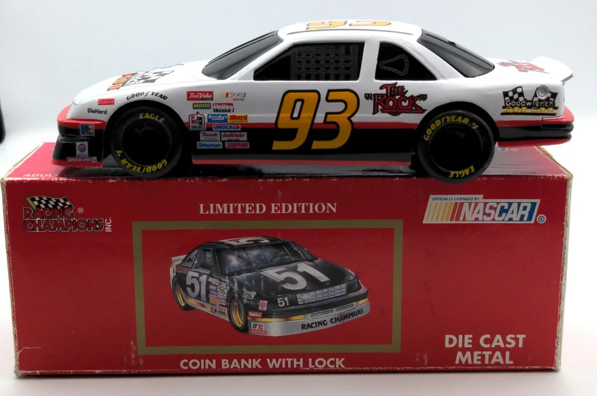 Racing Champions 00265RC 1:24 Coin Bank With Lock
