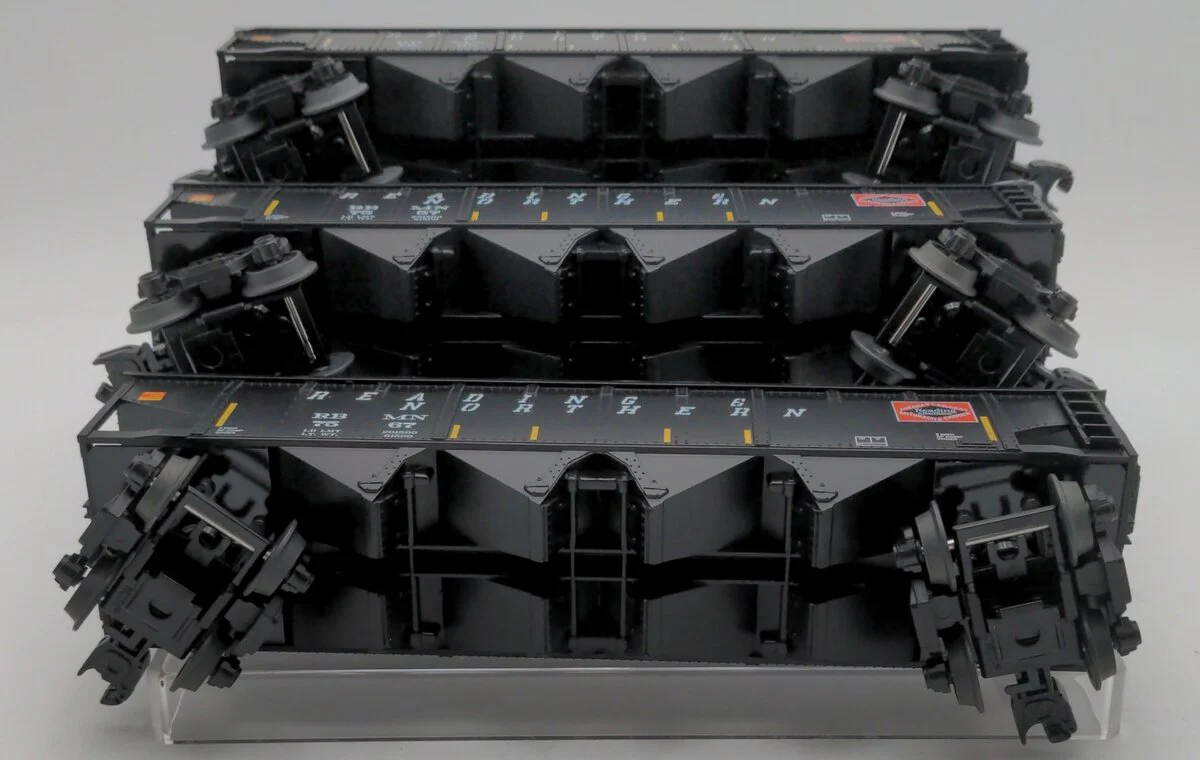RailKing 30-70141 O Gauge Reading & Northern 4-Bay Hopper Car w/ Coal Load LN/Box - Image 5