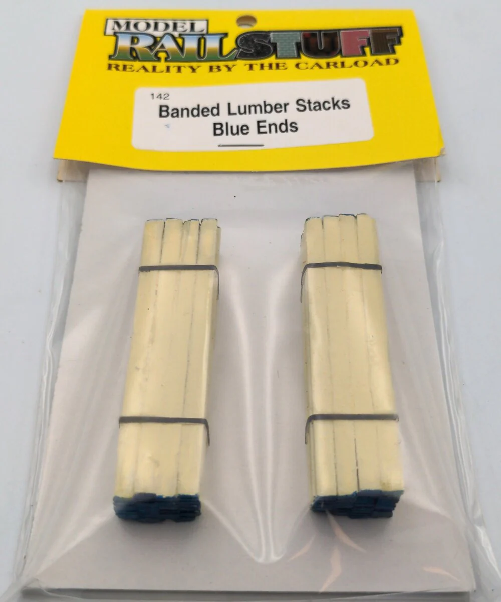 Railstuff 142 HO Scale Banded Lumber Stacks Blue Ends 2 Pack