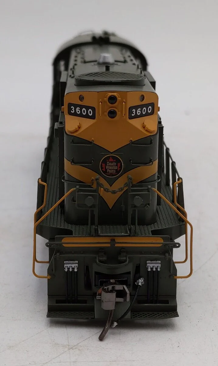 Rapido Trains 031065 HO DWP RS-11 Diesel Locomotive Standard DC #3600 LN/Box - Image 2